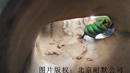 防磨膠施工中 防磨膠施工中